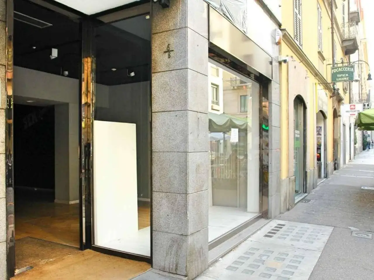 Negozio in Via Giovanni Giolitti 6 , 10123, Torino, Torino, {3} - Foto 1