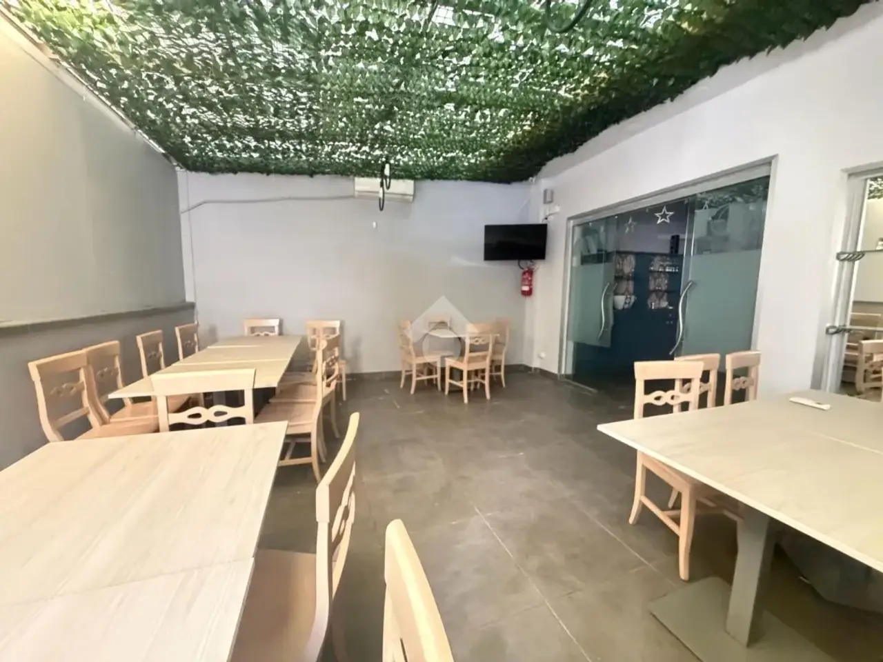 Negozio in Via Fratelli Rosselli 49, Qualiano, {3} - Foto 1