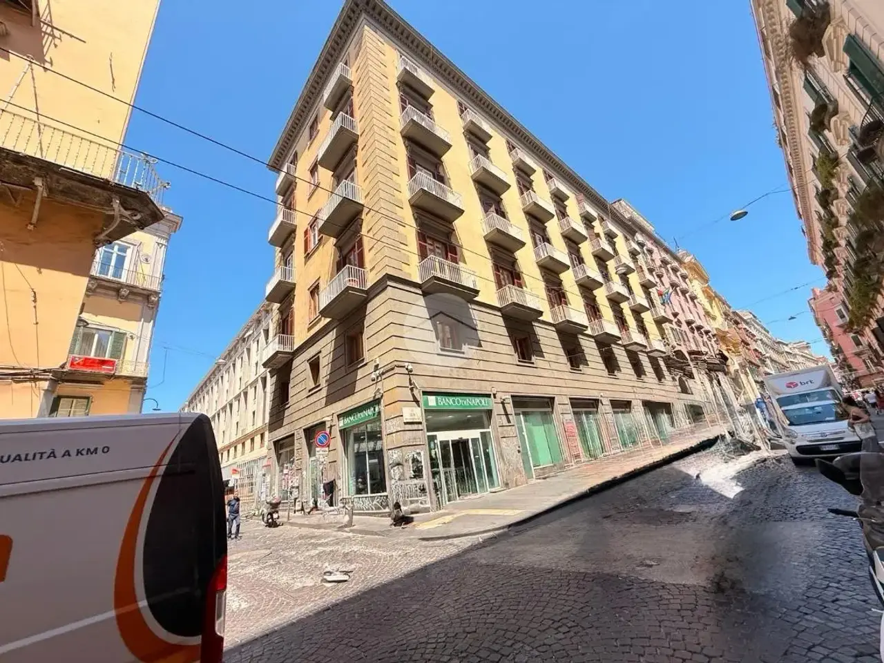 Negozio in Via Pasquale Scura 65, Napoli, {3} - Foto 2
