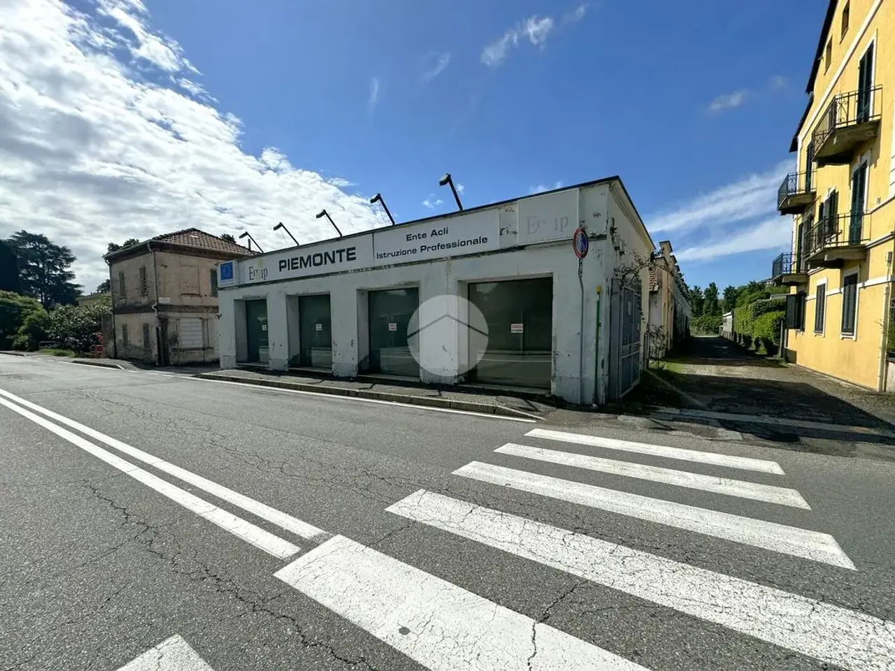 Palazzina commerciale in Via Milano 20, Biella, {3} - Foto 1