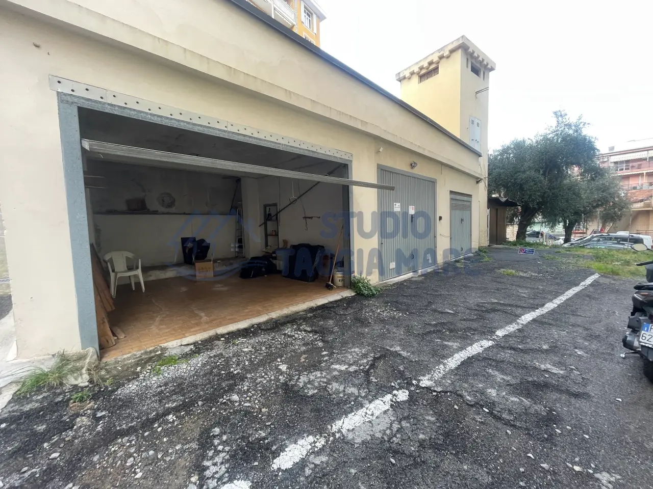Parcheggio chiuso in Via Aurelia Ponente 258, Taggia, {3} - Foto 1