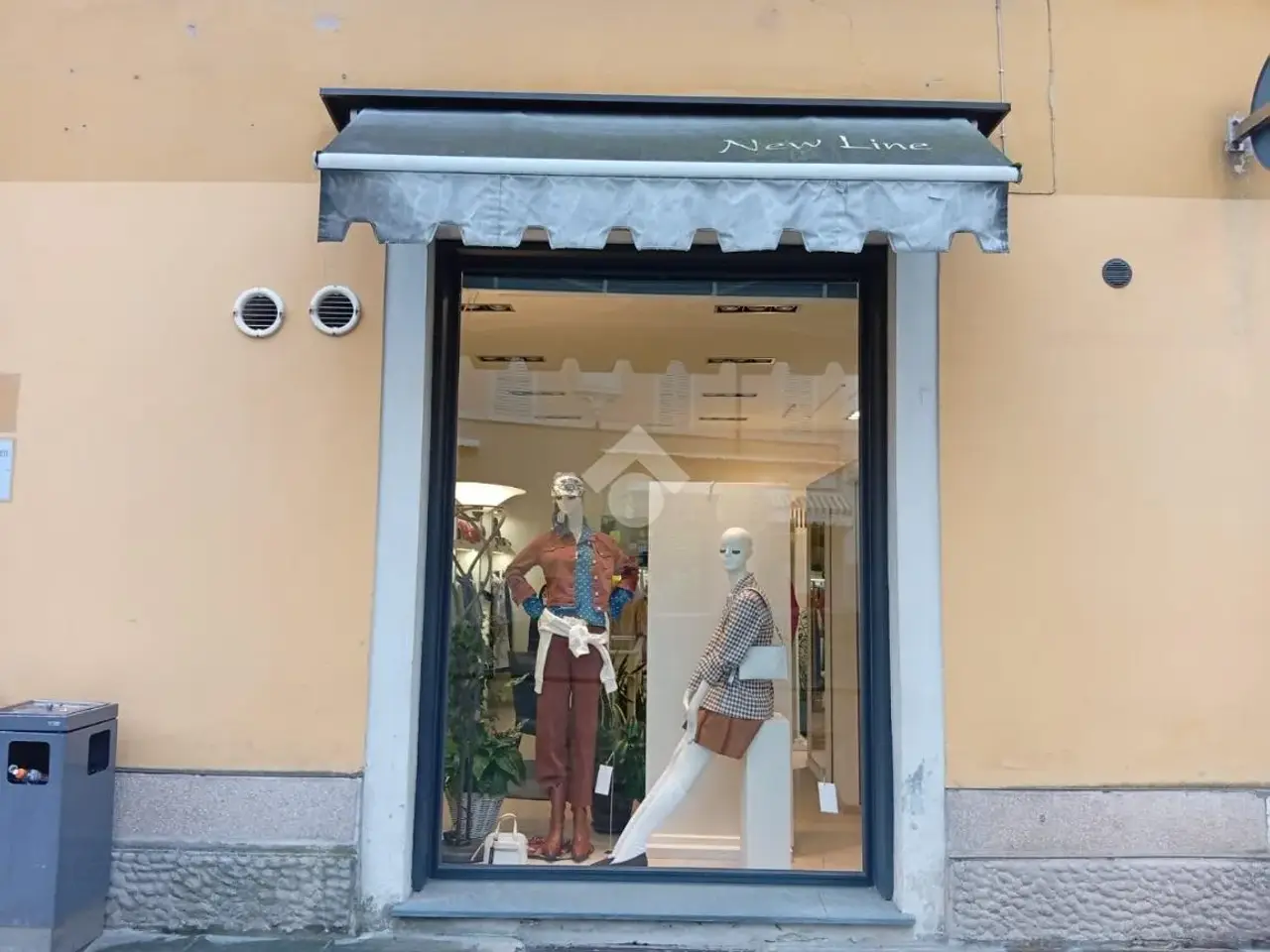 Negozio in Piazza Giuseppe Garibaldi 1, Langhirano, {3} - Foto 2