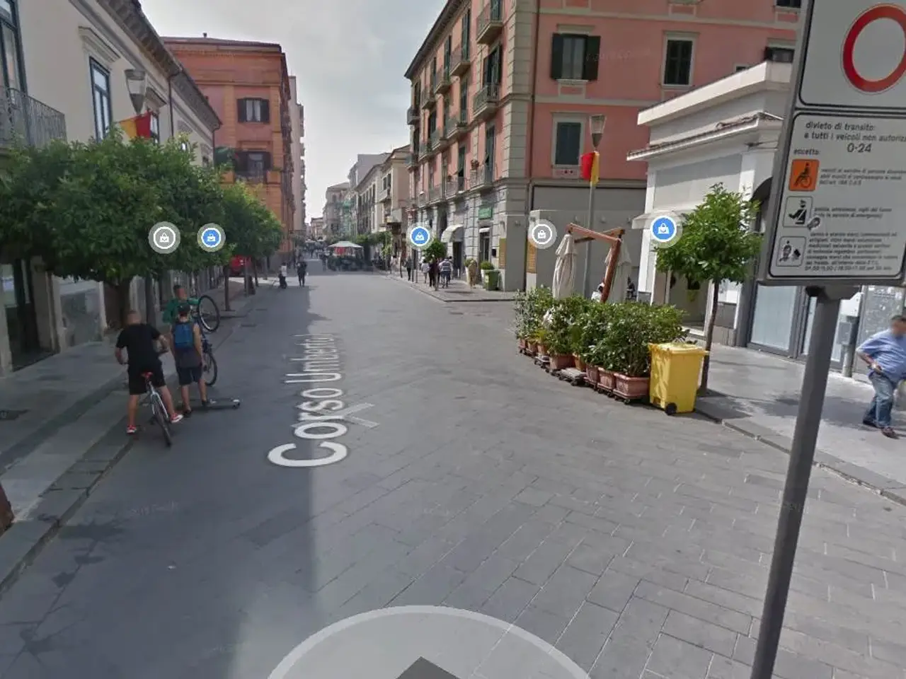 Negozio in Corso Umberto I, Cava De' Tirreni, {3} - Foto 1