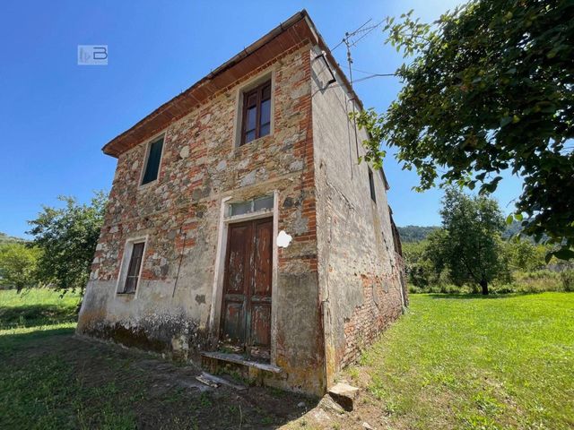 Country house or cottage in Via Vittorio Emanuele Camaiore Centro, Camaiore - Photo 1