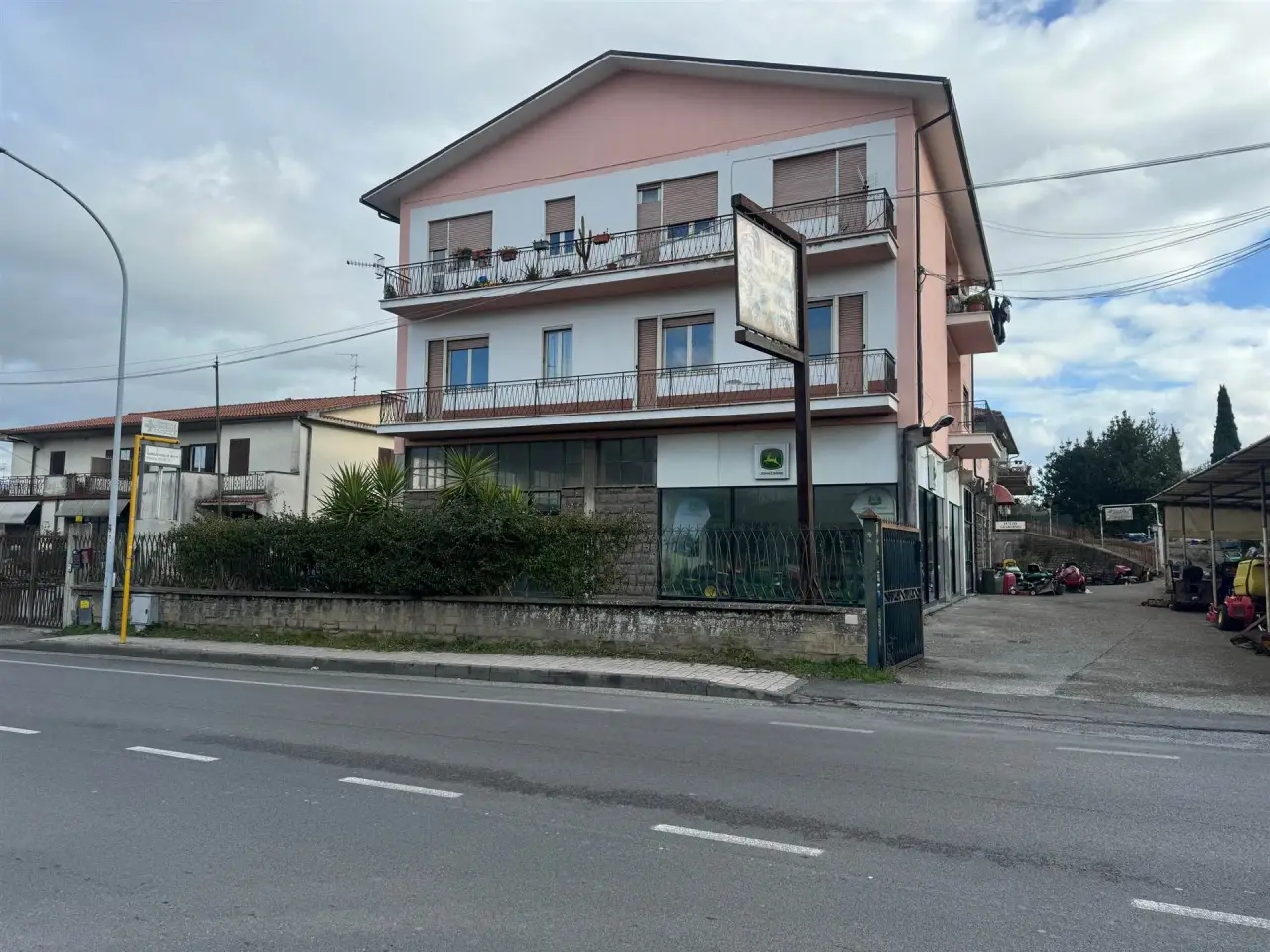 Negozio in Viale Francesco Baracca, Viterbo, {3} - Foto 1