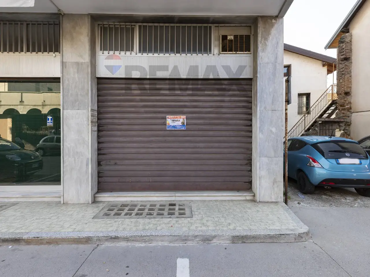 Negozio in Via Giuseppe Mazzini 14, Samarate, {3} - Foto 1