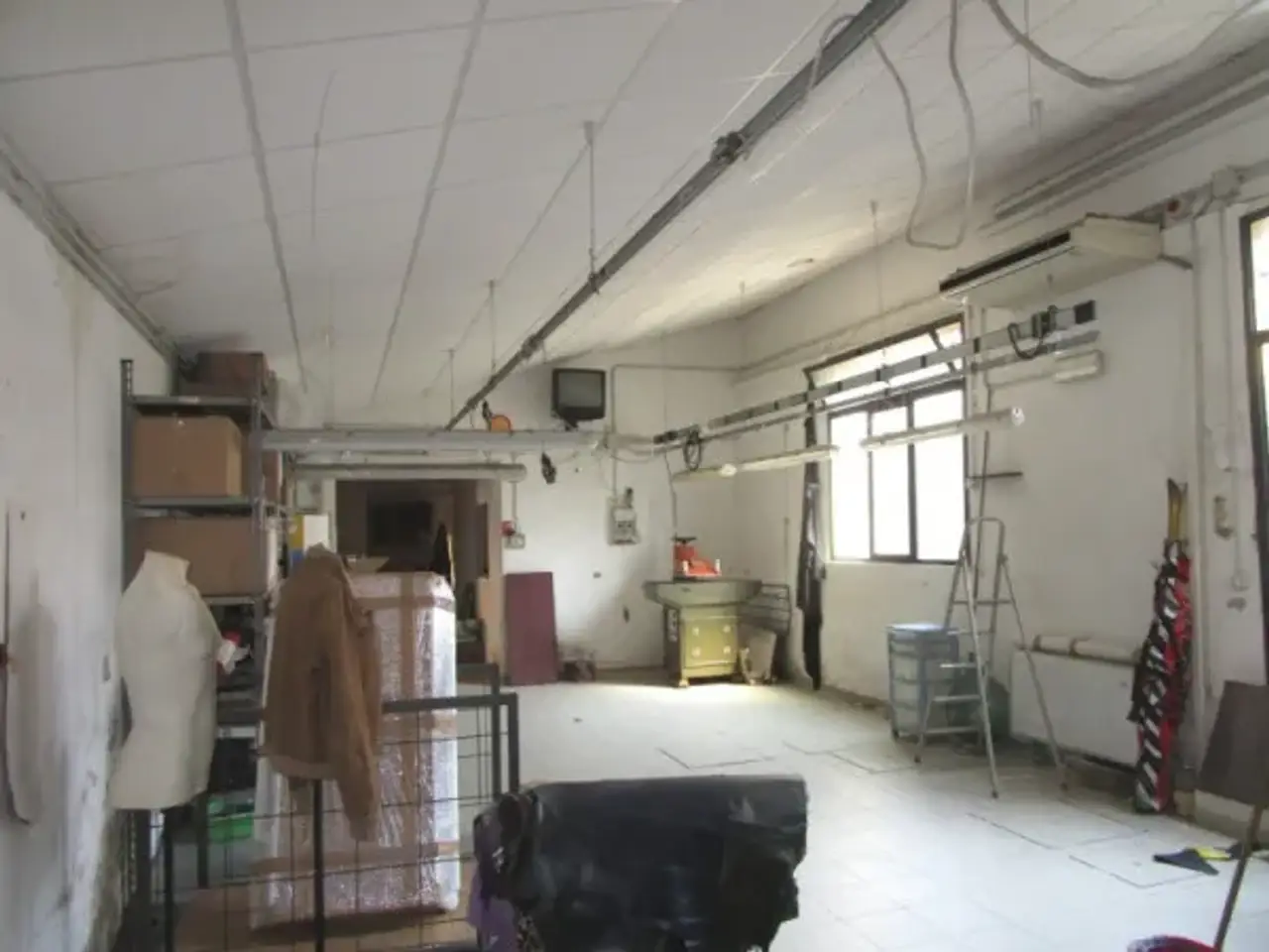 Laboratorio in , Montevarchi, {3} - Foto 1