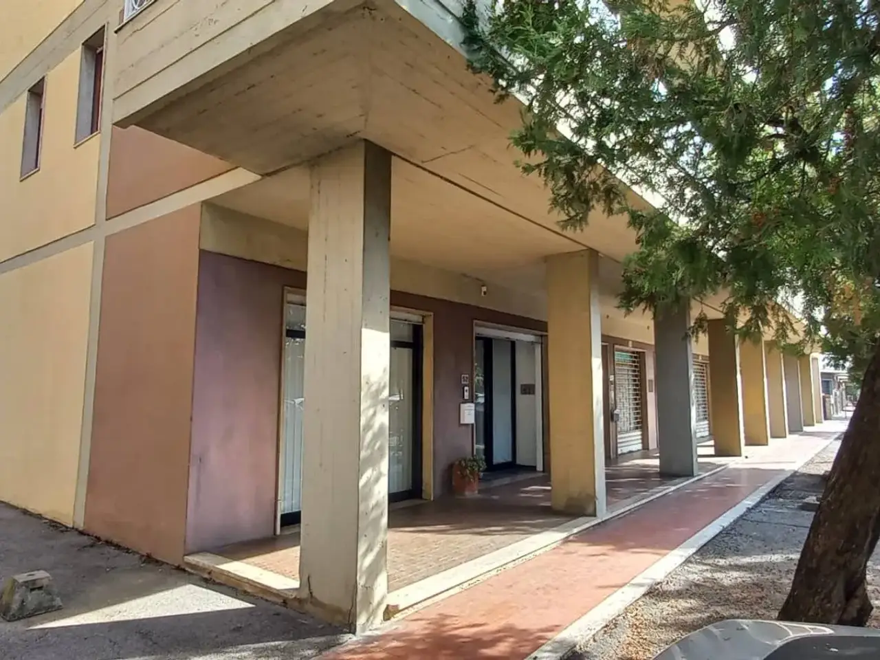 Negozio in Via Piccinni 52, Firenze, {3} - Foto 2