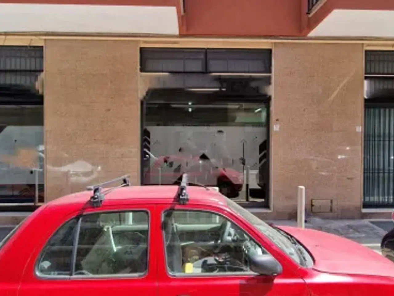 Negozio in Via Giuseppe De Robertis, Trani, {3} - Foto 1