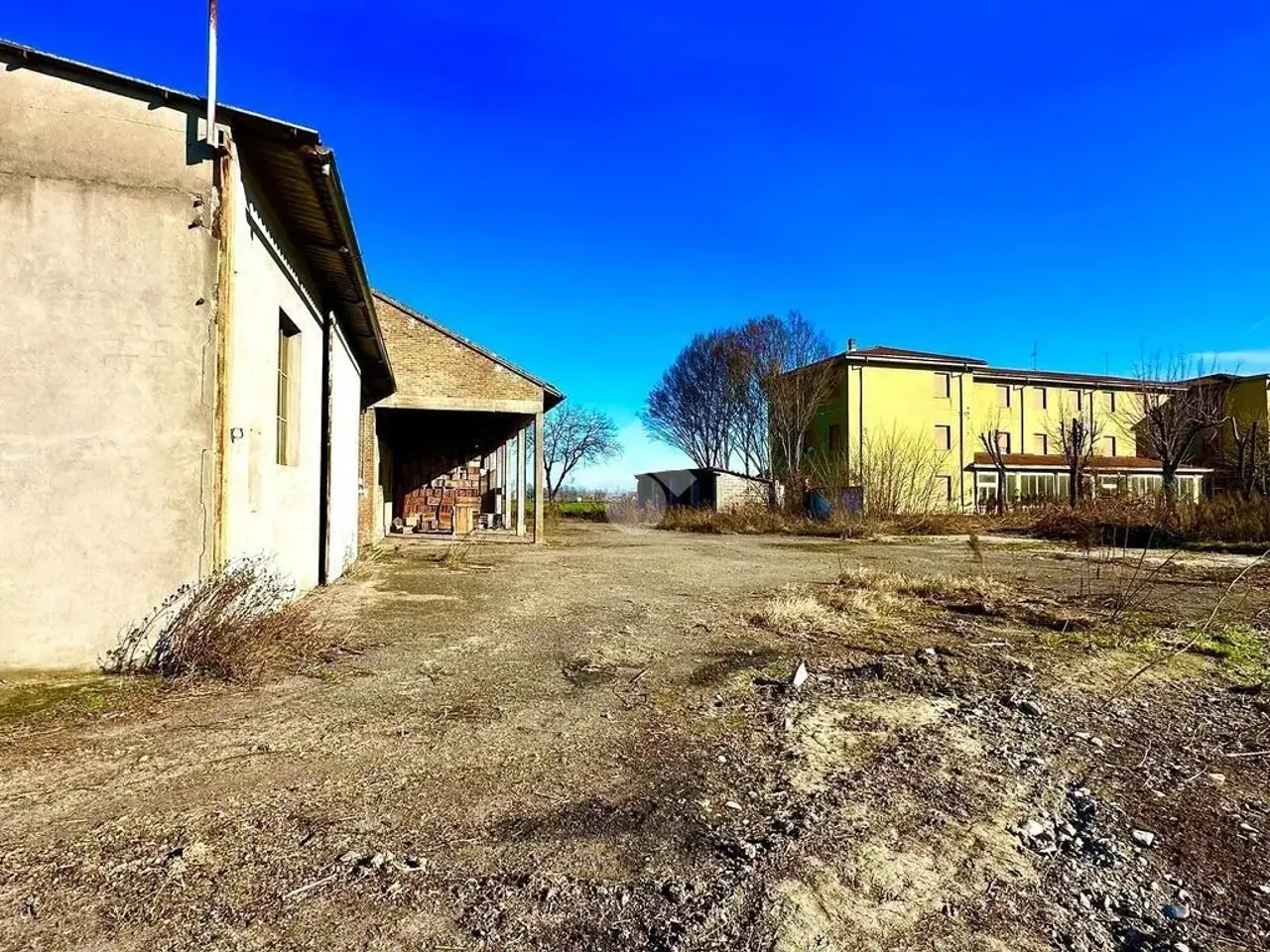 Palazzina commerciale in Strada Provinciale per Castelnuovo, Tortona, {3} - Foto 2