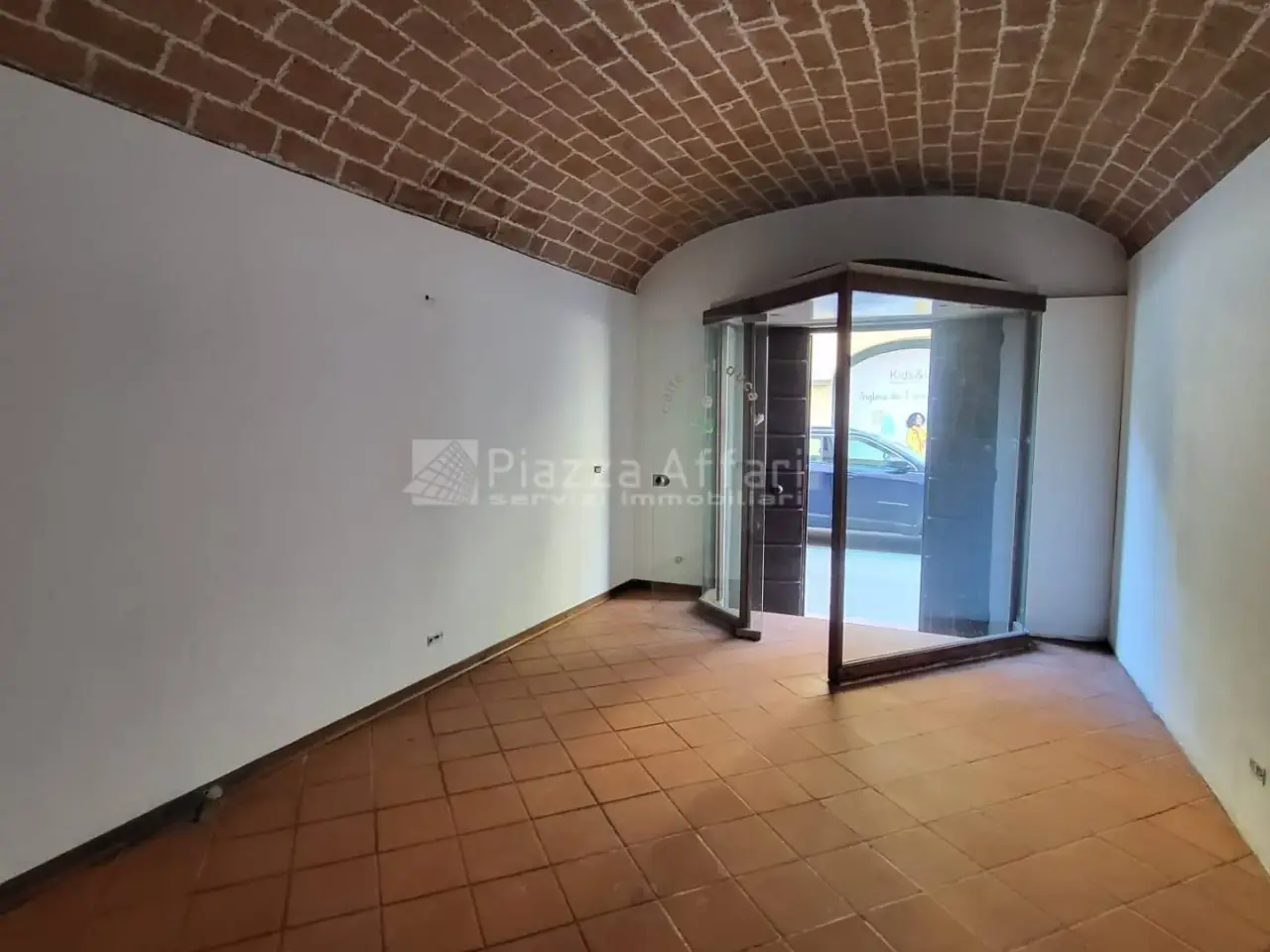 Negozio in Via Berta 11, Reggio Emilia, {3} - Foto 1