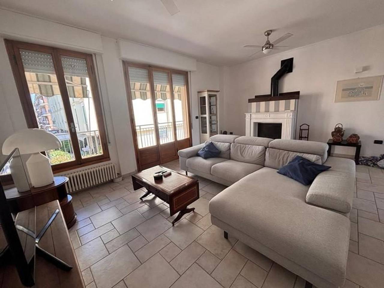 appartamento in vendita a Massa in zona Marina di Massa