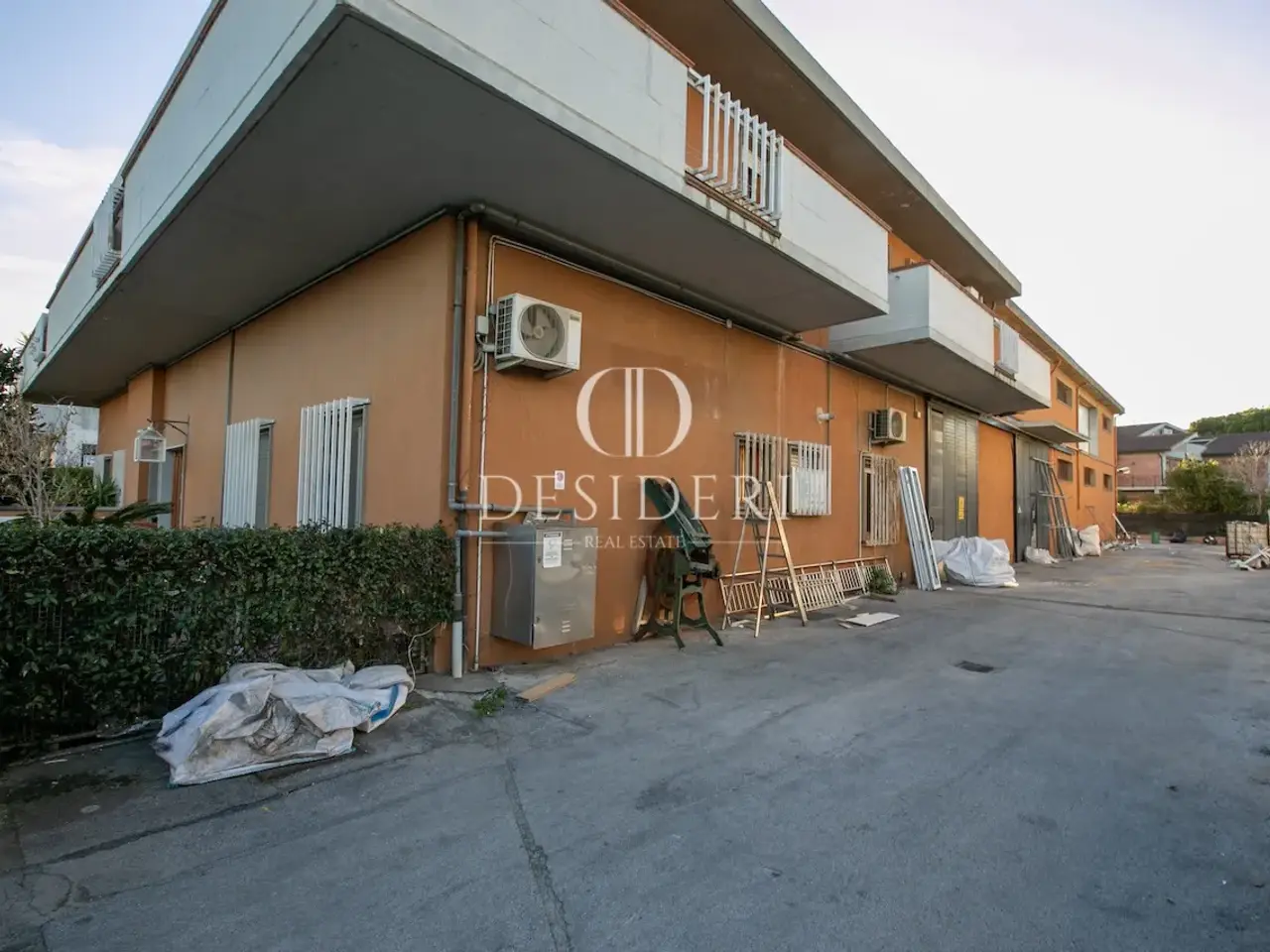 Capannone in Via Davide Lazzeretti  58100 Grosseto, Grosseto, {3} - Foto 1