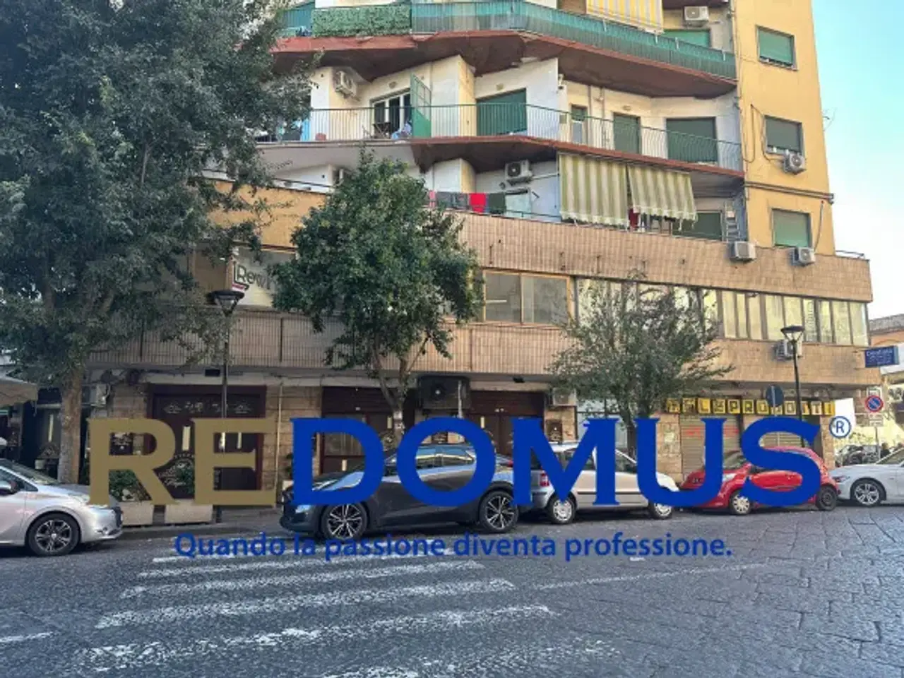 Negozio in Piazza Luigi Poderico, Napoli, {3} - Foto 1