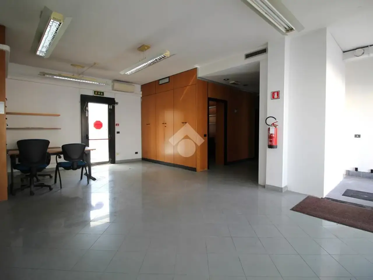 Negozio in Via Unione Europea 22, Marmirolo, {3} - Foto 1