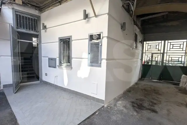 2-room flat in Via Vittorio Emanuele III a Secondigl., Napoli - Photo 1