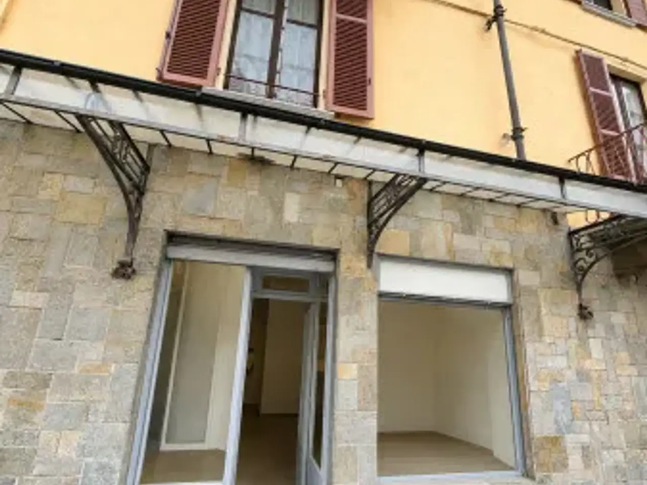 Negozio in Piazza San Sebastiano 3, Dronero, {3} - Foto 2
