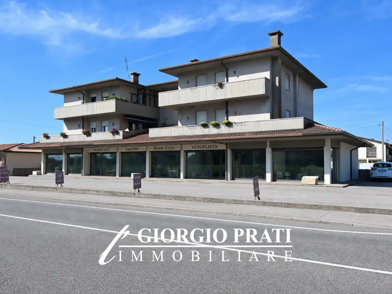 Negozio in Via Cavalieri di Vittorio Veneto, Rosa', {3} - Foto 1