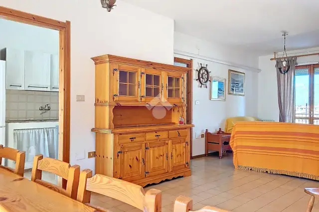 Vierzimmerwohnung in Via Eleonora d'Arborea 40, Olbia - Foto 1