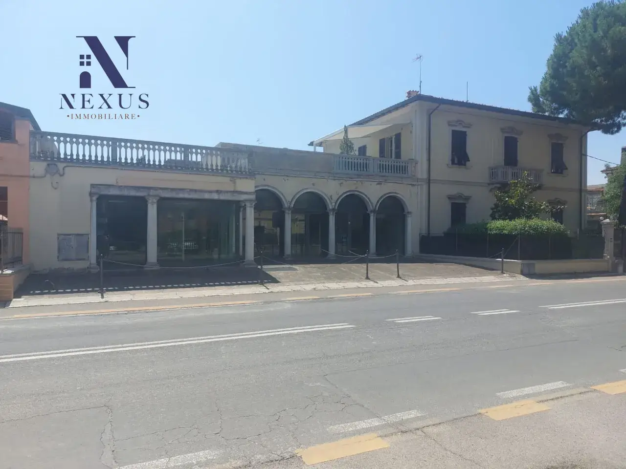 Negozio in Via Roma 145-147, Fano, {3} - Foto 1