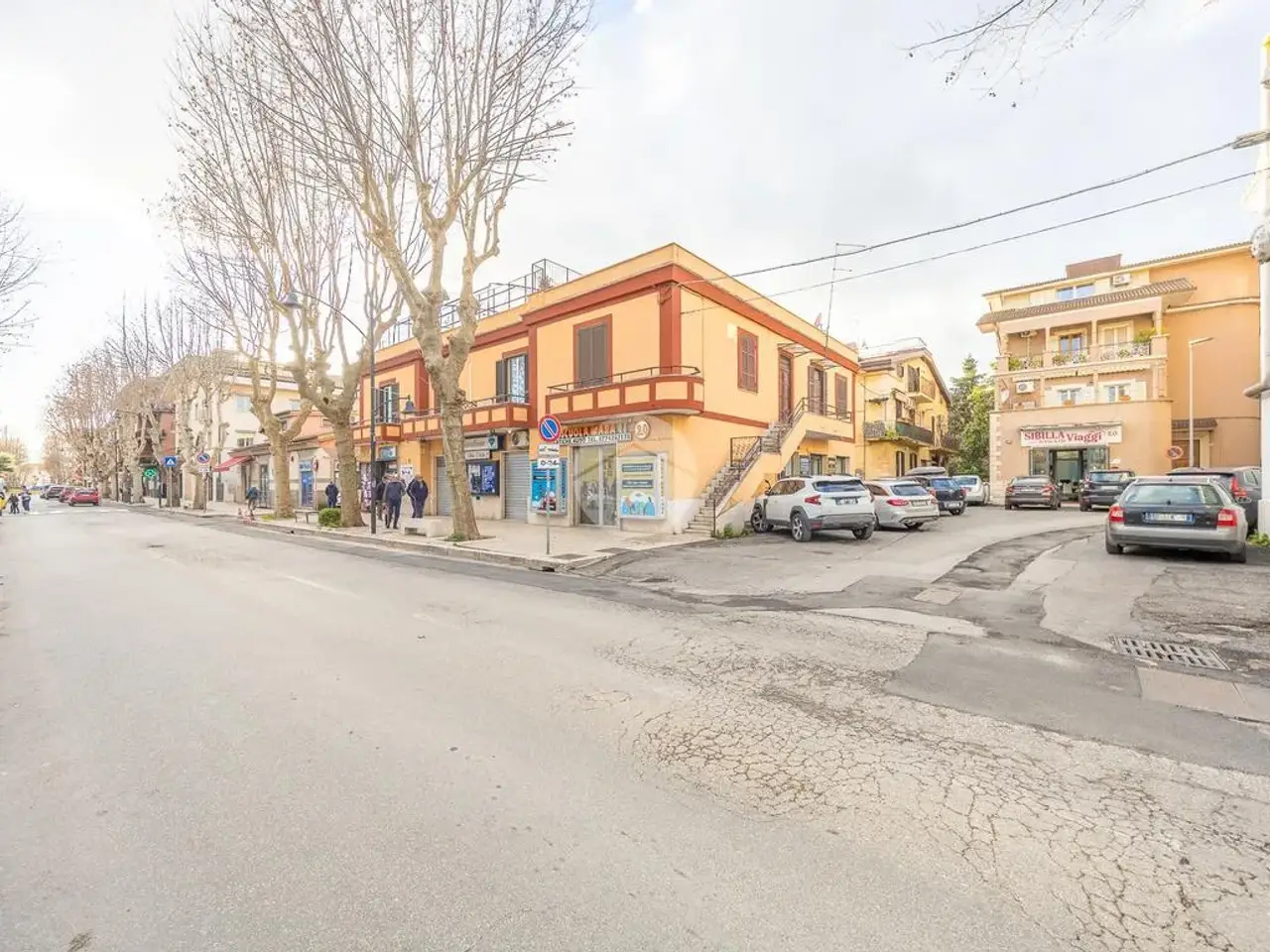 Negozio in Via Enrico Pezzi 11, Guidonia Montecelio, {3} - Foto 1