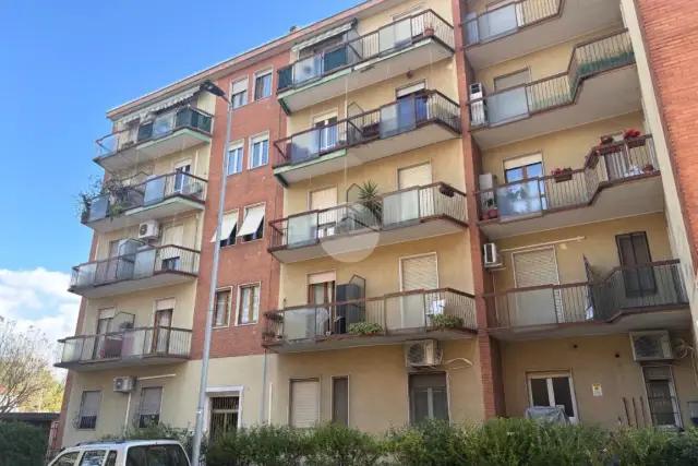 2-room flat in Via Fratelli Cervi 2, Bollate - Photo 1