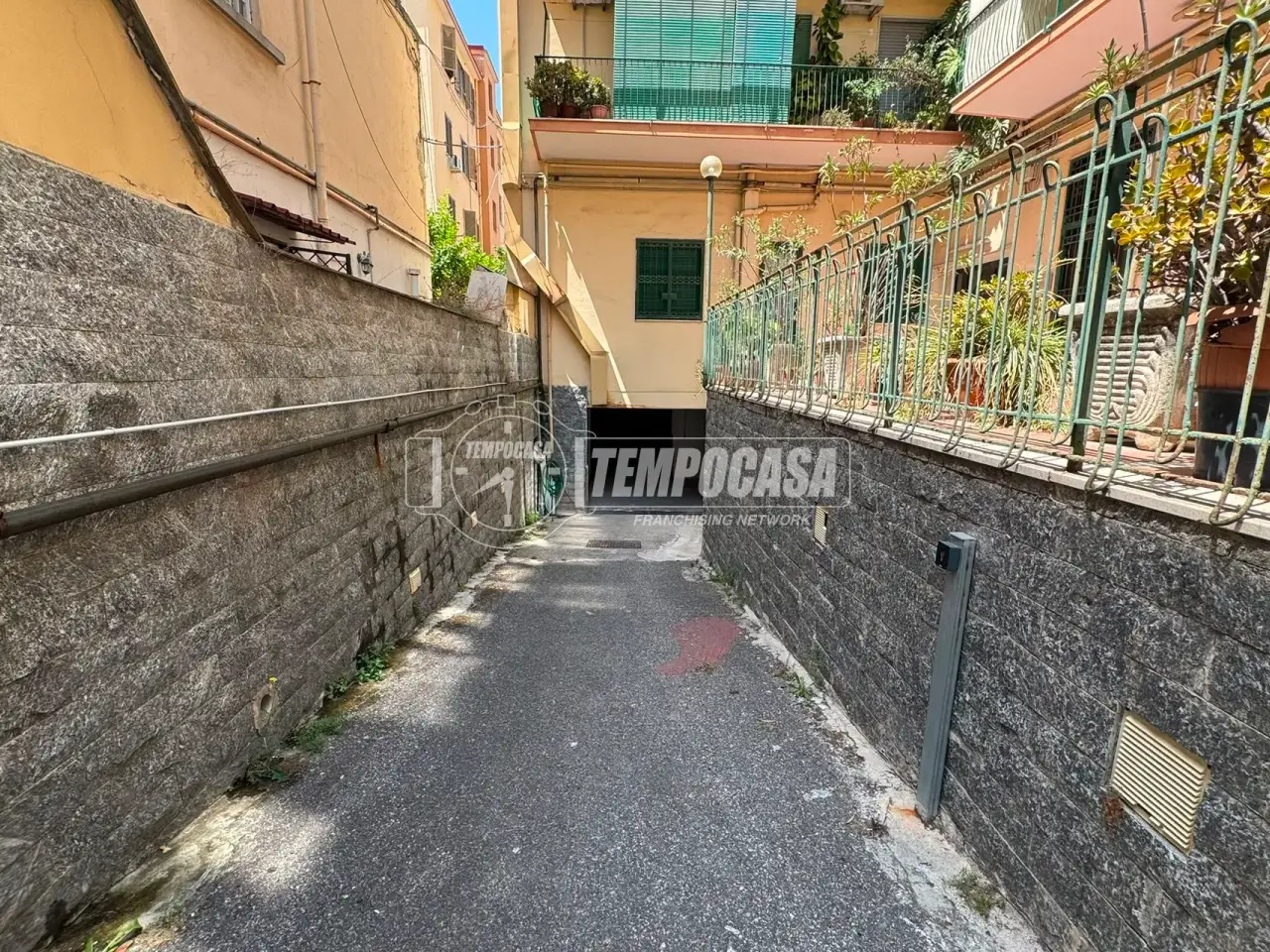 Magazzino in Via Enea, Napoli, {3} - Foto 2