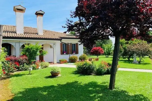 Villa in Via Mario Fiore, Nervesa della Battaglia - Foto 1