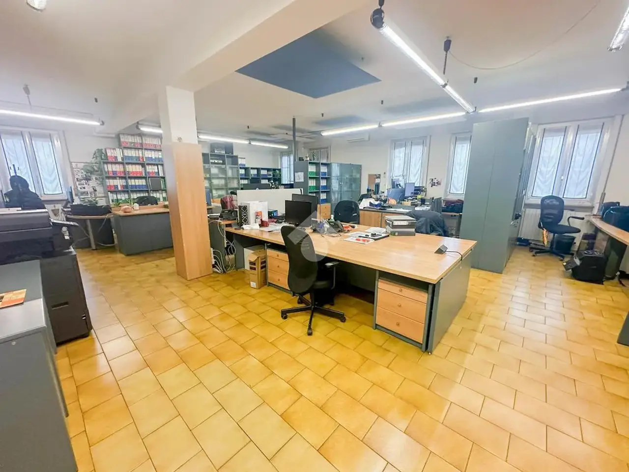Ufficio in Viale I Maggio 8, Peschiera Borromeo, {3} - Foto 1
