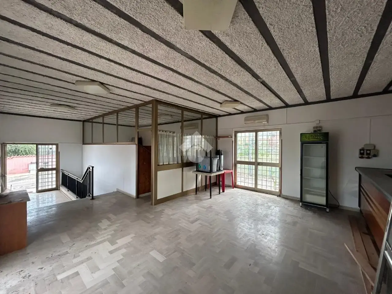 Palazzina commerciale in Via Alfieri 64, Anzio, {3} - Foto 2