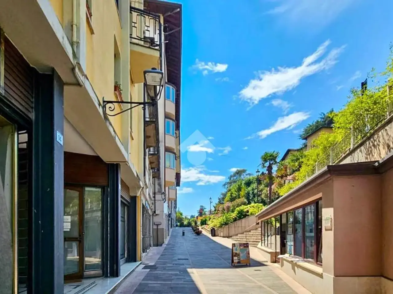 Negozio in Corso della Repubblica 32, Gardone Riviera, {3} - Foto 2