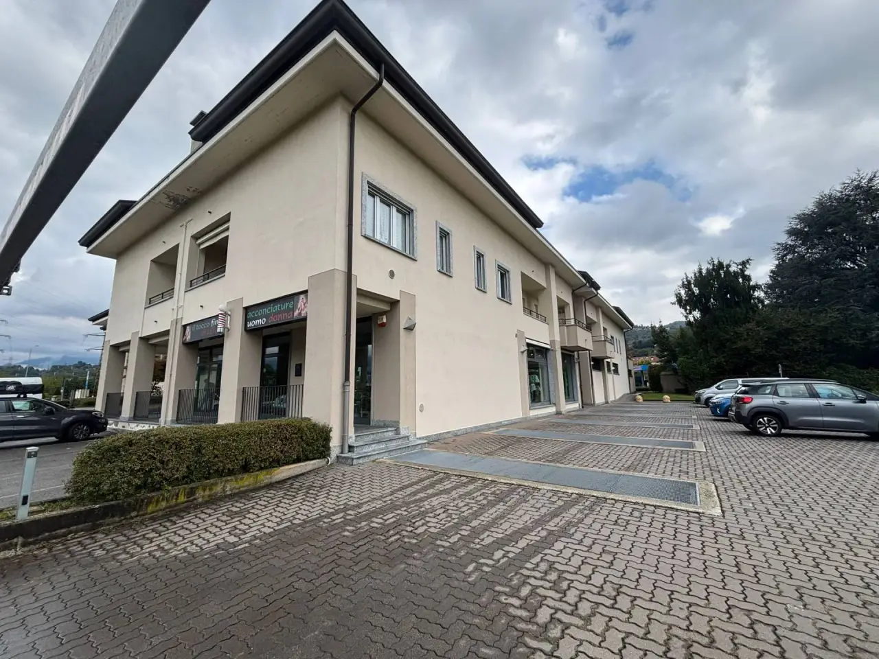 Esercizio commerciale in Via Provinciale 20/a, Dolzago, {3} - Foto 1