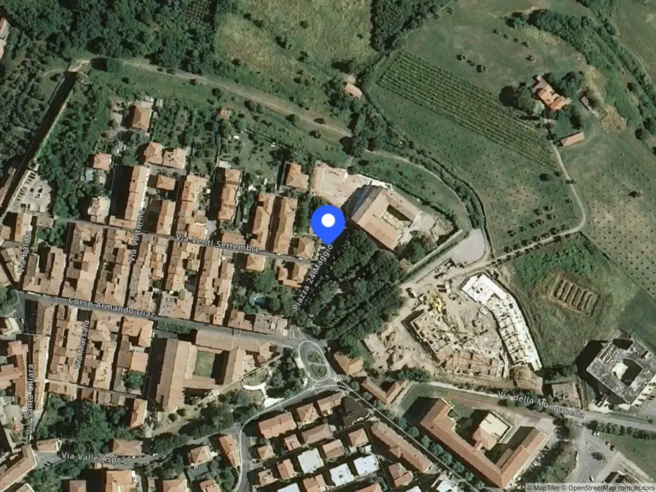 Magazzino in Piazza XXIV Maggio Snc, Massa Marittima, {3} - Foto 1
