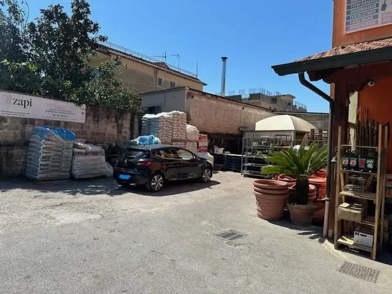 Locale commerciale in Via Marano Pianura 300, Marano Di Napoli, {3} - Foto 1