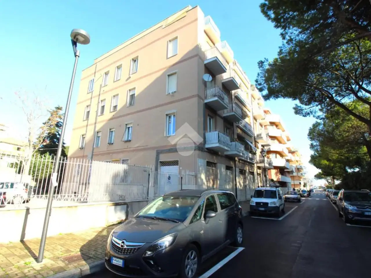 Negozio in Via C. De Titta 15, Pescara, {3} - Foto 1