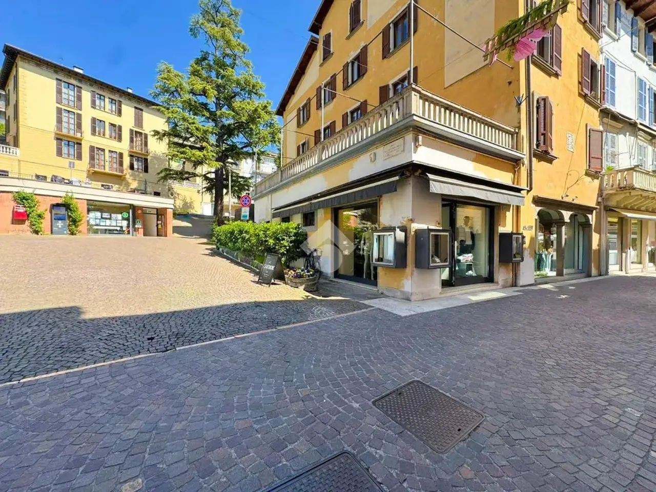 Negozio in Via Mattia Butturini 8, Salo', {3} - Foto 1