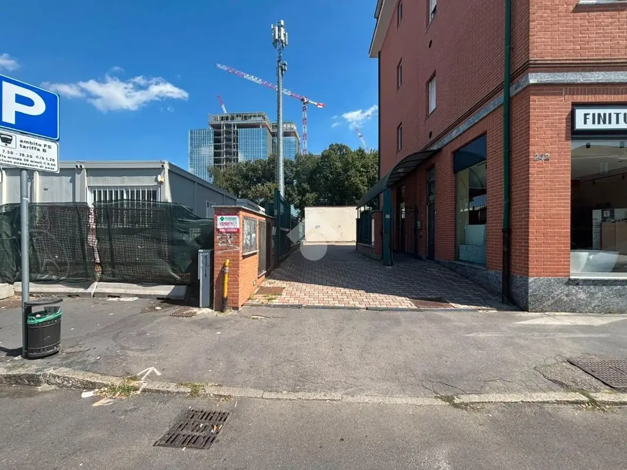 Capannone in Viale a. Gramsci 242, Sesto San Giovanni, {3} - Foto 1