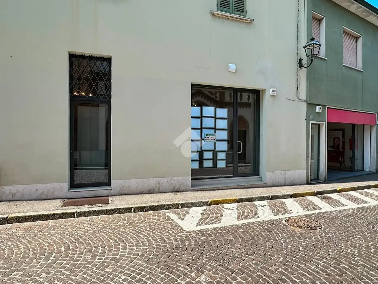 Negozio in Via XX Setttembre 17, Manerbio, {3} - Foto 1