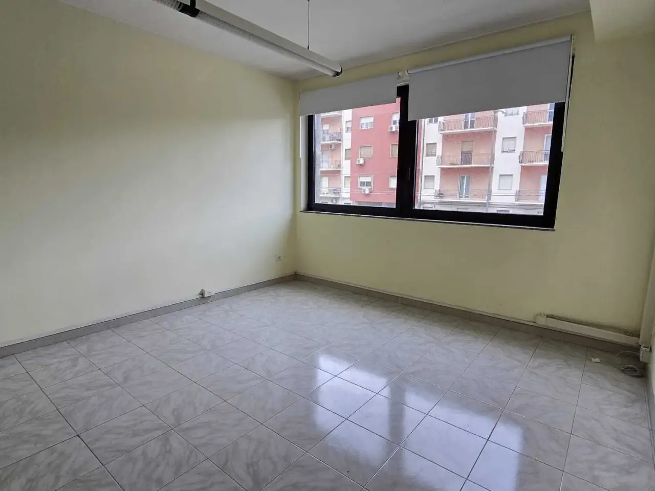 Ufficio in Viale Teracati 39, Siracusa, {3} - Foto 1