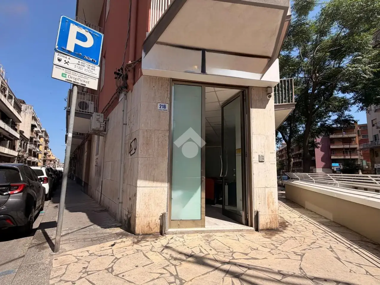 Negozio in Corso delle Province 214, Catania, {3} - Foto 1