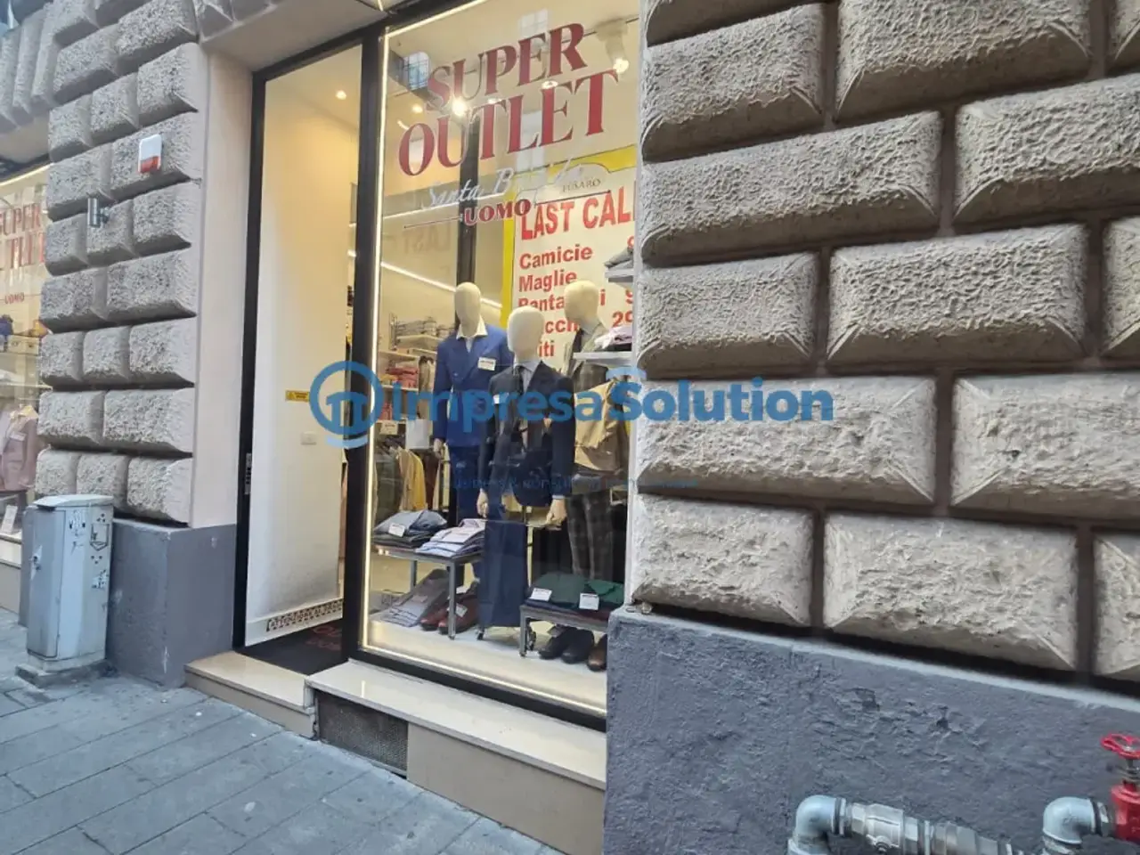 Negozio in Via Santa Brigida, Napoli, {3} - Foto 2