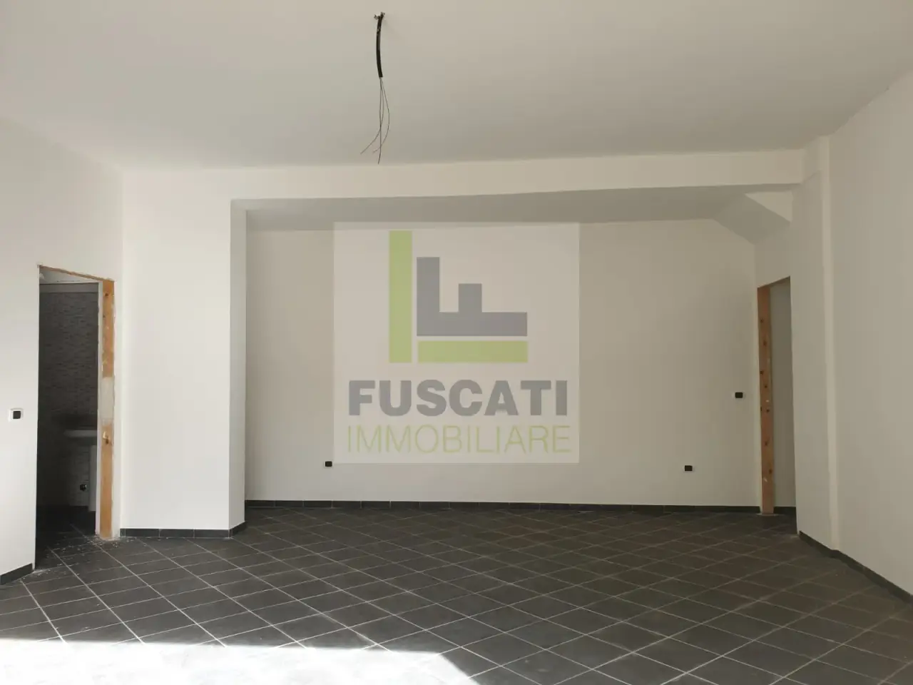 Locale commerciale in Via Francesco Crispi, Masseria Grande, Mugnano di Napoli, Napoli, Campania, 80018, Italia, Mugnano Di Napoli, {3} - Foto 2