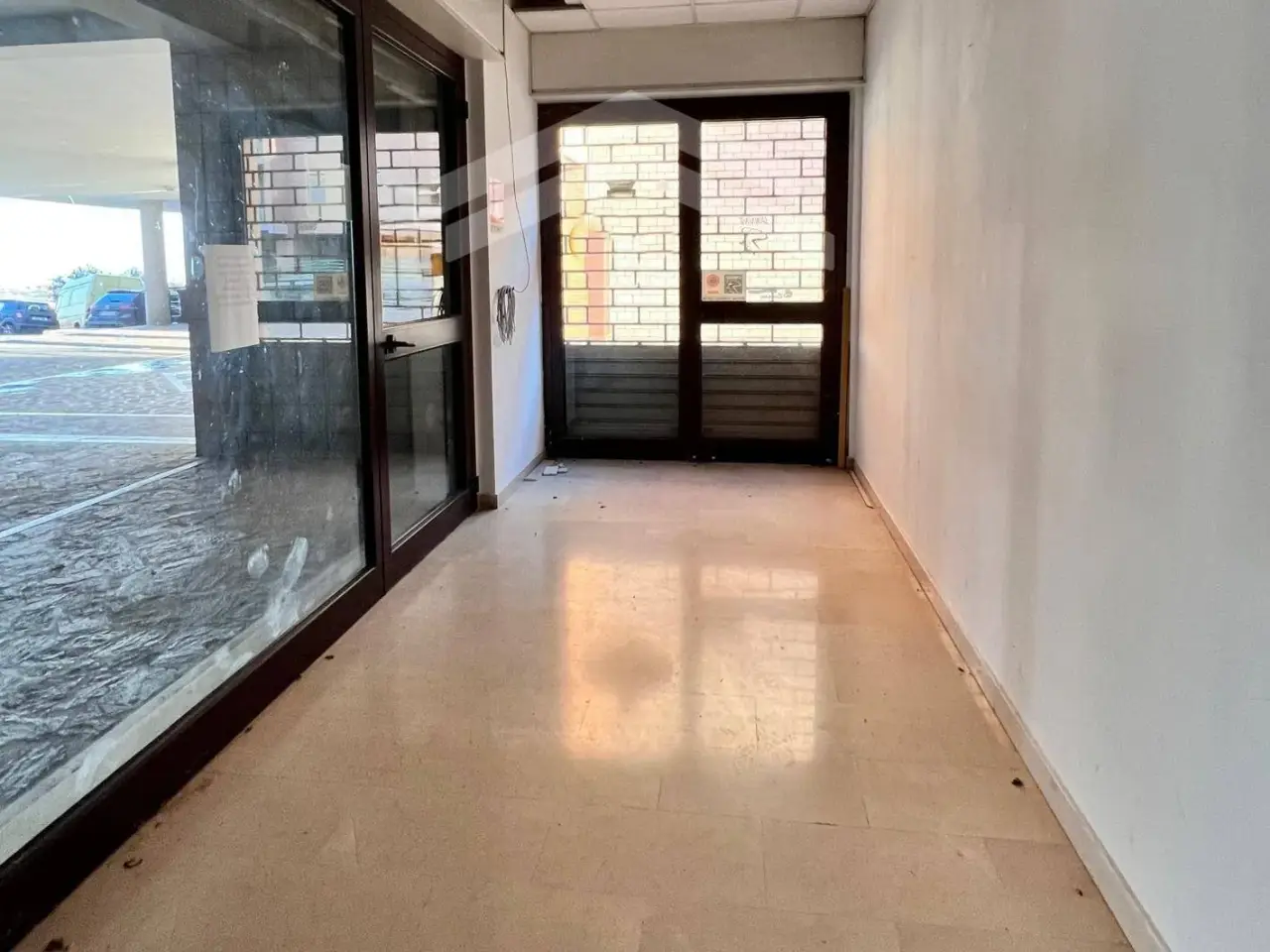 Negozio in Via Campania, Campobasso, {3} - Foto 2