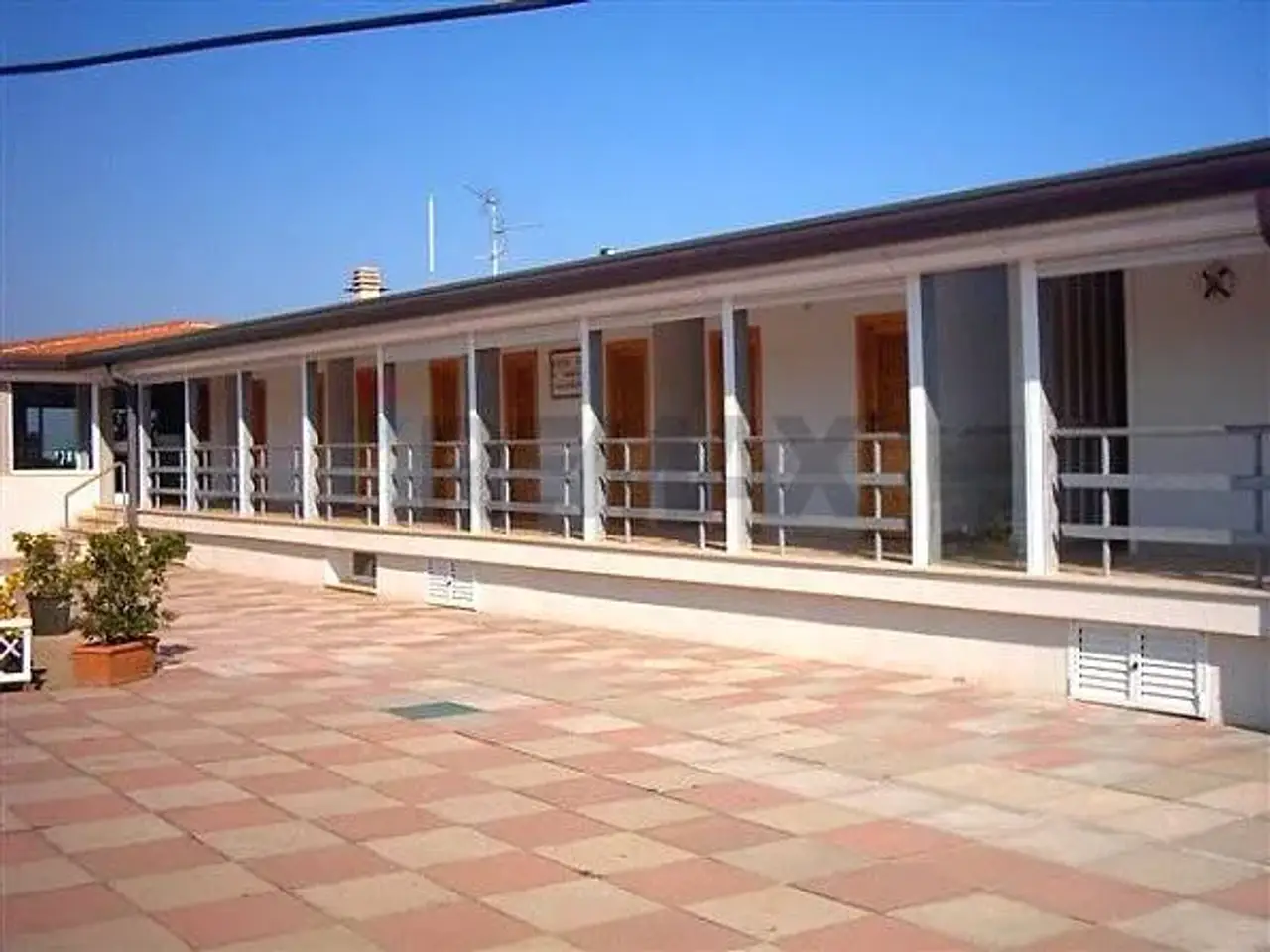 Esercizio commerciale in Terrazza della Repubblica, Viareggio, {3} - Foto 1