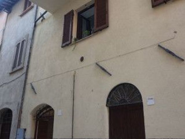 Single-family terraced house in Piazza del Grano, Foligno - Photo 1