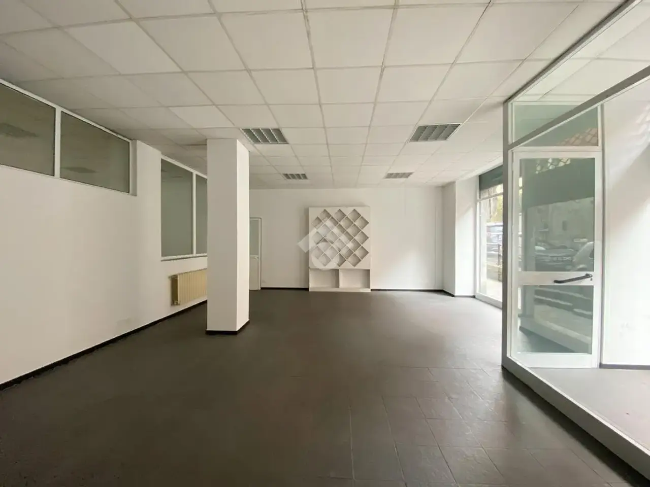Negozio in Via San Lorenzo 35, Savona, {3} - Foto 2