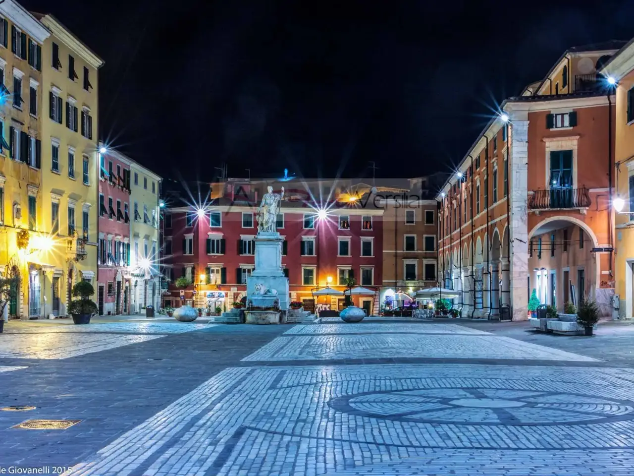 Ristorante in Piazza Alberica 1, Carrara, {3} - Foto 2