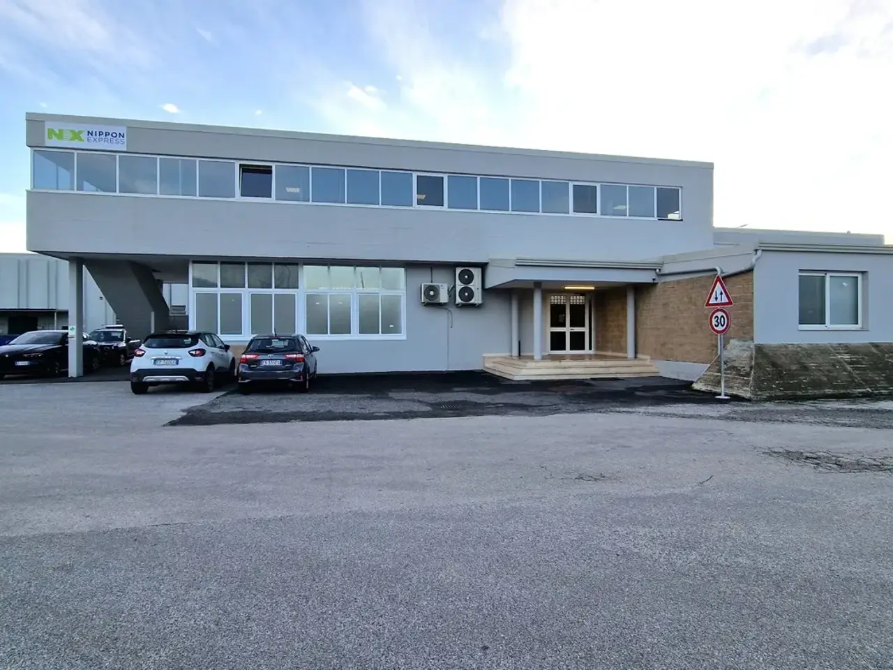 Ufficio in Via Appia Antica 47, San Nicola La Strada, {3} - Foto 1