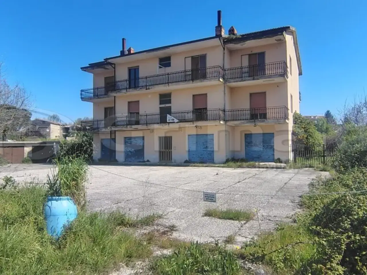 Palazzina commerciale in Via Sferracavallo Snc, San Martino Valle Caudina, {3} - Foto 2