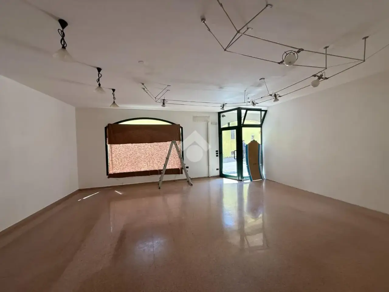 Negozio in Via Arasella 89, Isola Vicentina, {3} - Foto 2